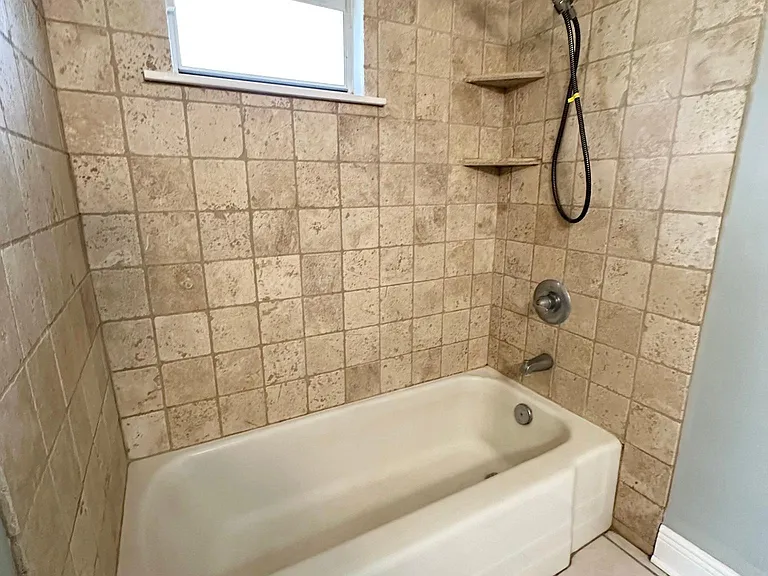 124 Emerite Dr — Photo 5