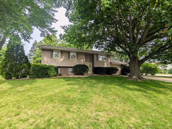 101 S Bone Dr, Normal, IL 61761