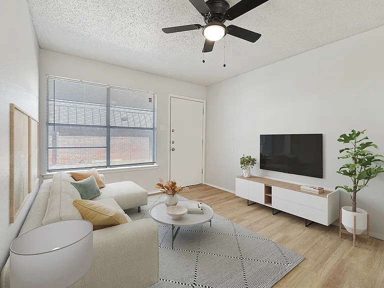 Olivo Square Apartments — Photo 4