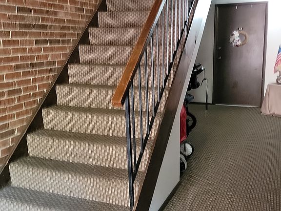 Stairs to go to level 2