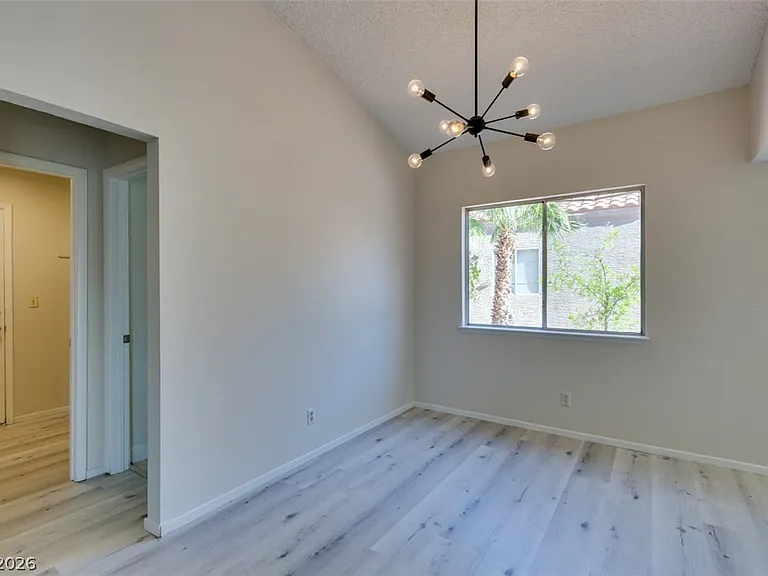 582 Searchlight Dr — Photo 35