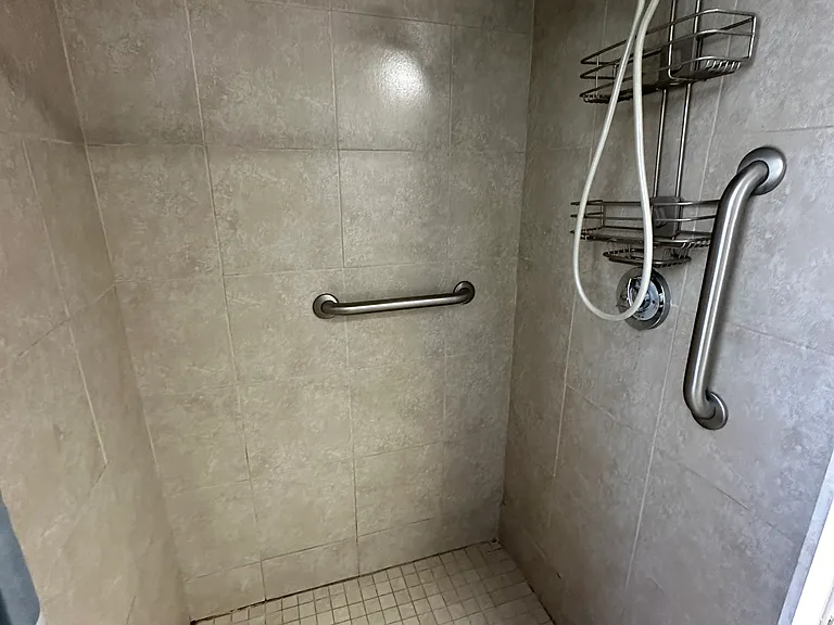 2071 E Roxboro Rd NE #B — Photo 8