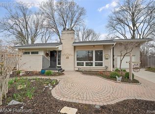 2454 Middlebelt Rd, West Bloomfield, MI