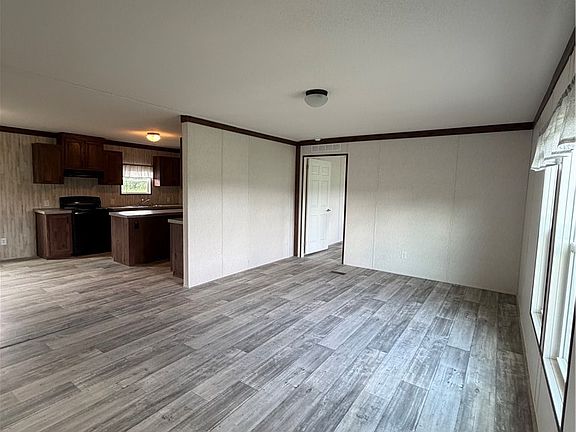 2nd image of 888 Roberta Rd