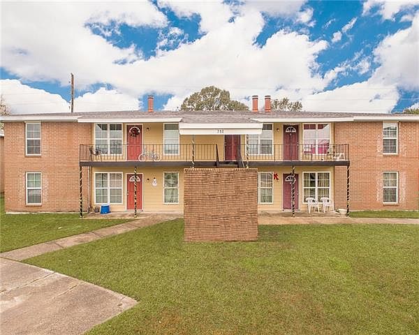 1st image of 713 Colony Dr APT A