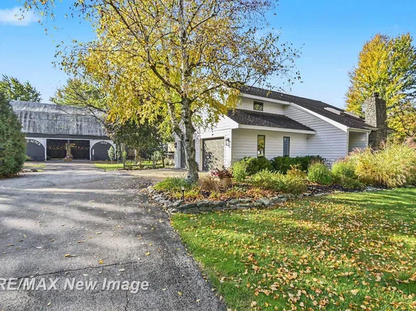 1486 Midland Rd, Bay City, MI 48706