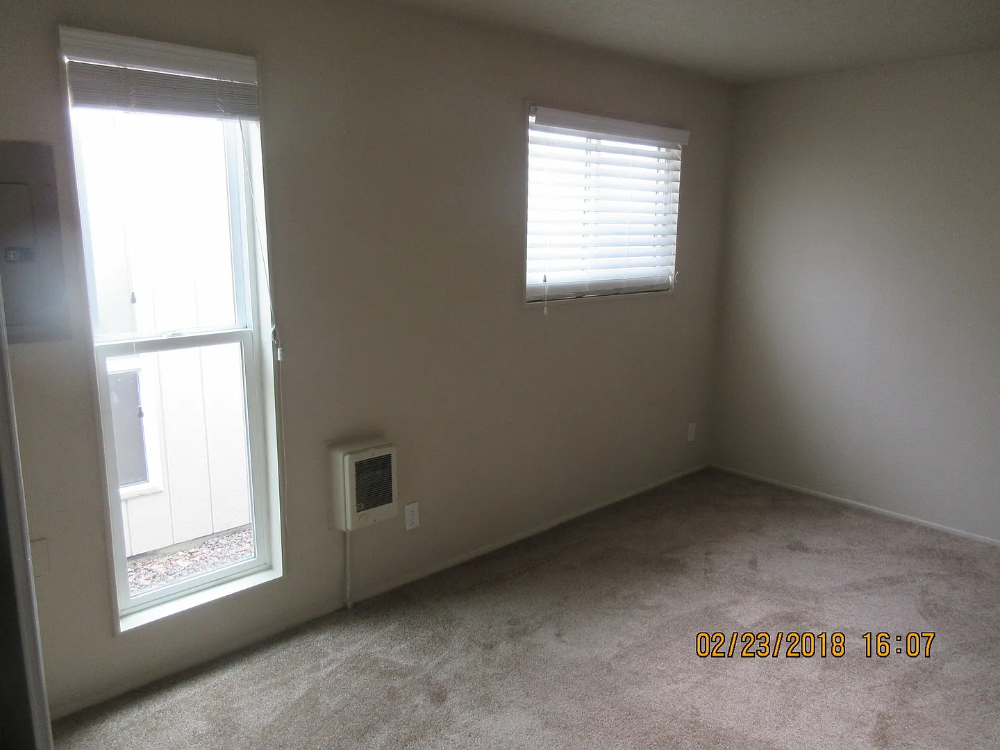 (690) Circle Court - 1 Bedroom / 1 Bathroom — Photo 4