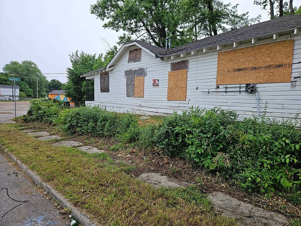 2nd image of 1016 Seattle St