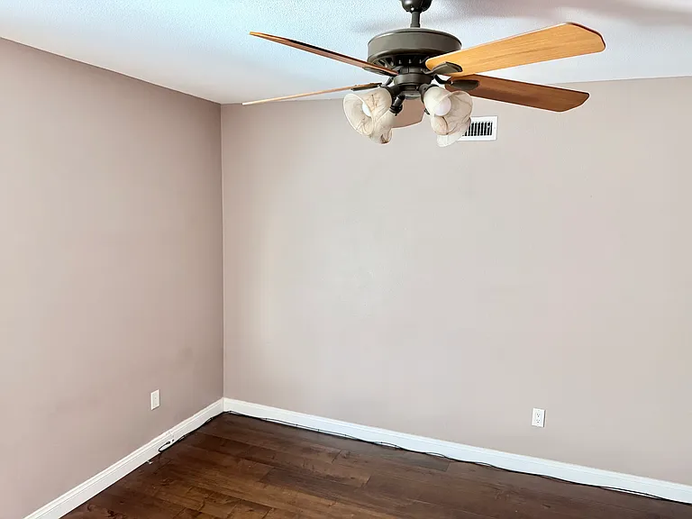2134 Merlyn Pl — Photo 22