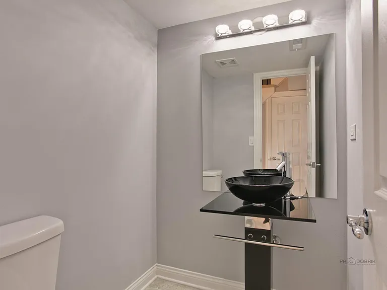 8 Bernard Ct — Photo 15