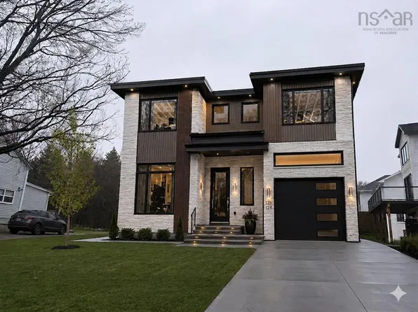 14 Crest Dr, Dartmouth, NS B2X 2M3
