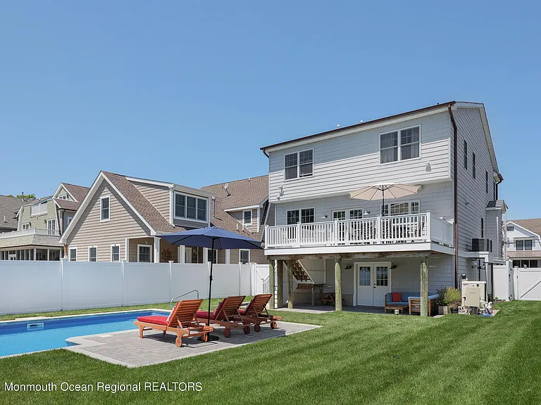 155 Osborne Ave — Photo 36