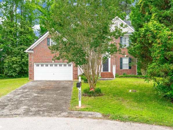 2305 Bryarton Woods Dr, Raleigh, NC 27606