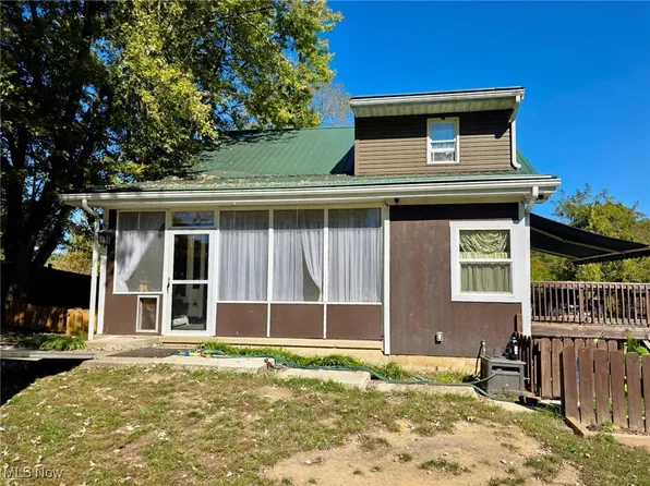 103 Pine St, Follansbee, WV 26037