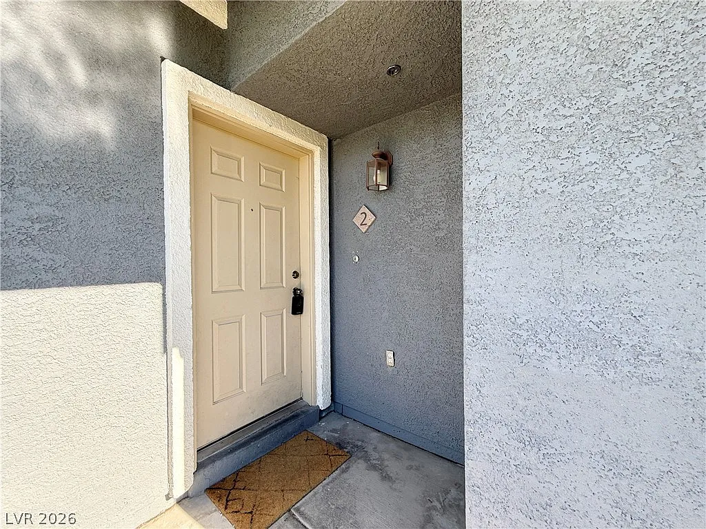 2 bed, 2.5 bath, 1102 sqft, $1,590 — Photo 2