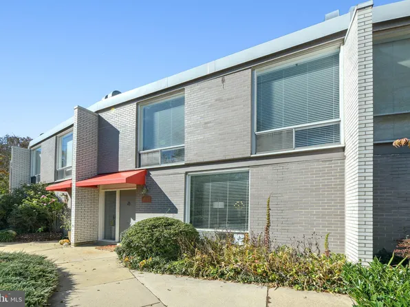 4985 Battery Ln #4985, Bethesda, MD 20814