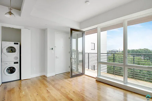 Rented by EXR | media 4