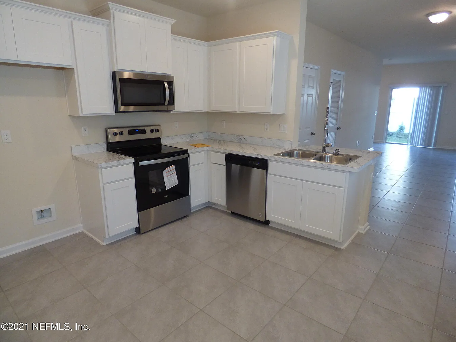 3 bed, 2.5 bath, 1492 sqft, $1,850 — Photo 4