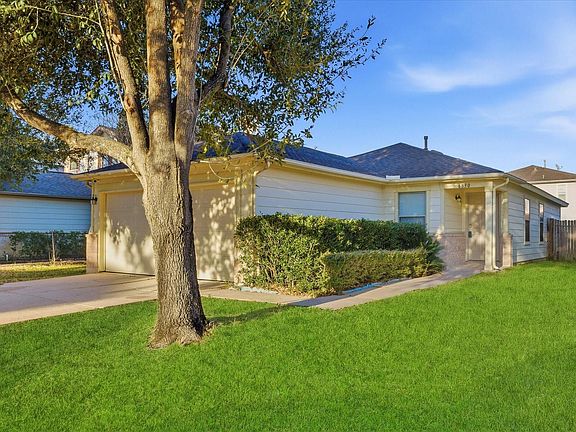 2nd image of 6830 Oleander Grove Way