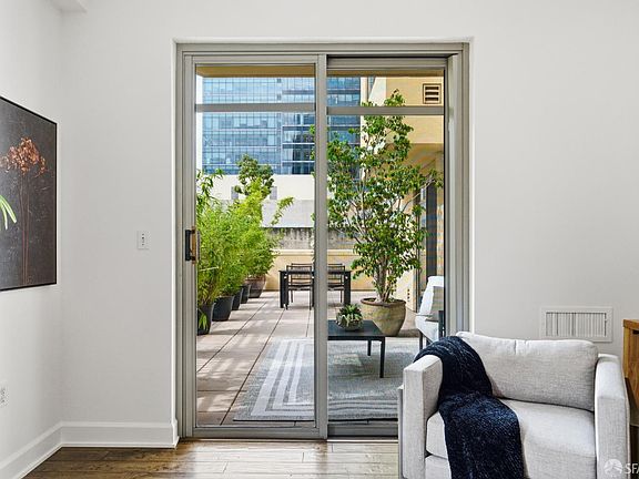 5th image of 246 2nd St APT 507
