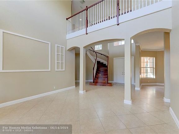 3rd image of 6577 NW 109th Ave