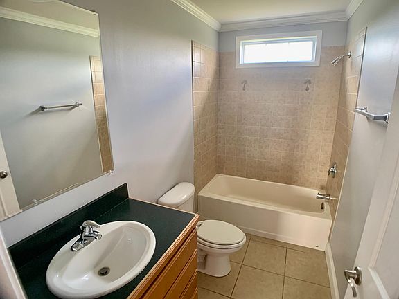 2nd image of 3336 N Park Dr