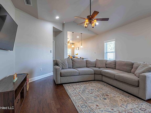 4th image of 10406 Sweet Bay Dr