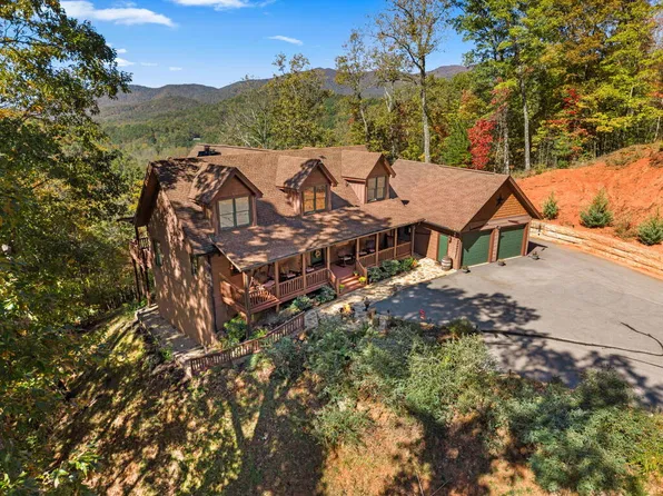 1377 Doghobble Dr, Franklin, NC 28734