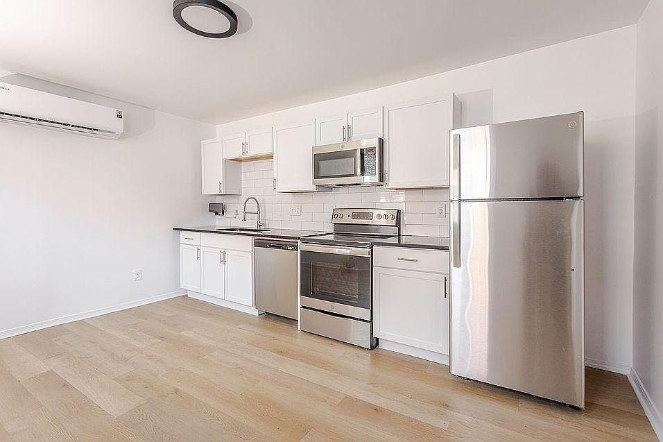 1st image of 139 E Clifton Ave #457