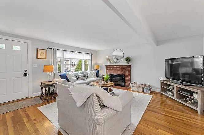 3 bed, 1704 sqft, $3,500 — Photo 4