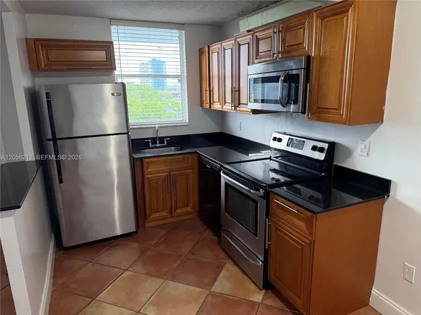 1801 S Treasure Dr, North Bay Village, FL