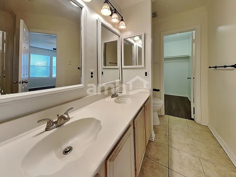 1528 Englewood Dr — Photo 11