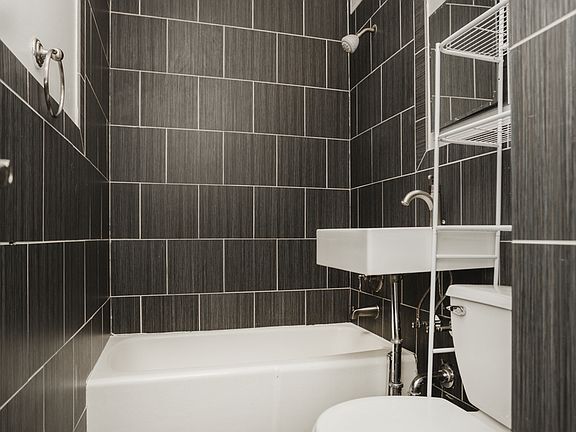 4th image of 1356 1st Ave APT 4G