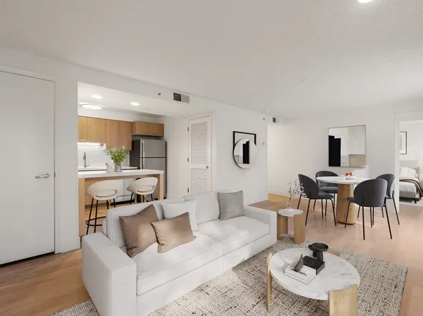 AVIA Lofts on Parkway