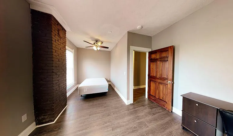 928 E Colvin St — Photo 18