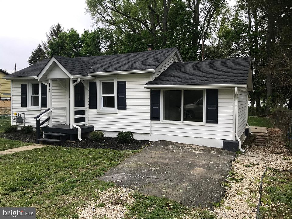 2nd image of 102 Highland Ave