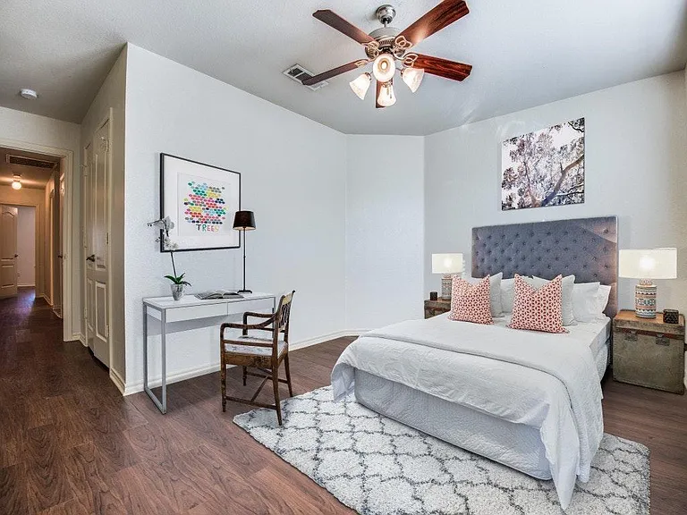 828 Parkplace Rdg — Photo 8