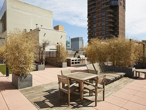 4th image of 250 E 65th St APT 14G
