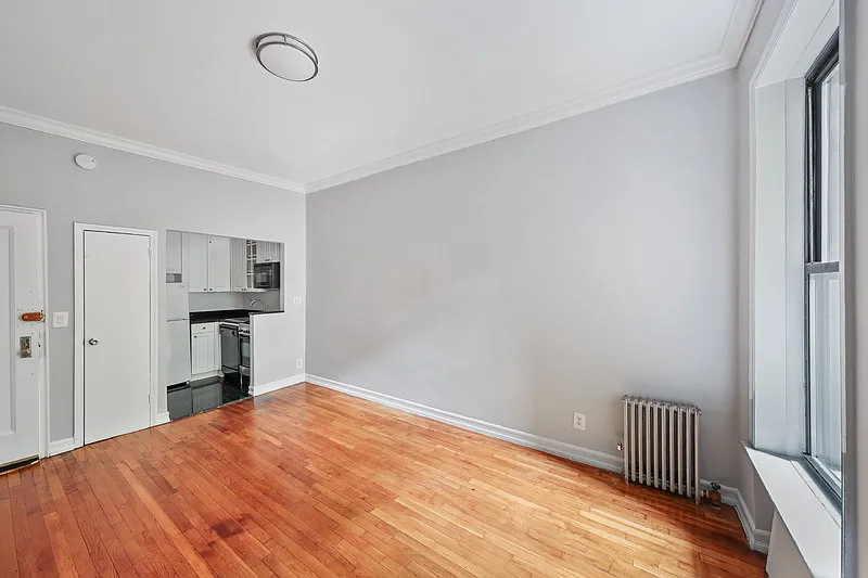 313 East 73rd Street — Photo 4