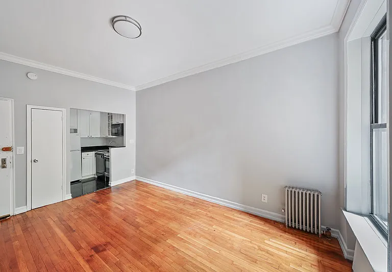 313 E 73rd St #1C — Photo 4