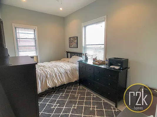 Rented by Realty 2000 Corp | media 18