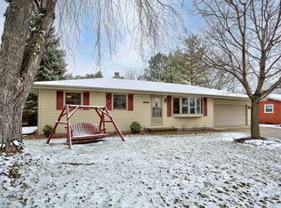 1326 Green Acres Ln, Neenah, WI 54956