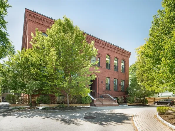 11 Wyman St APT 2B, Jamaica Plain, MA 02130