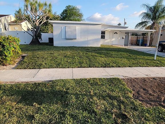 3rd image of 142 SE 4th Ave