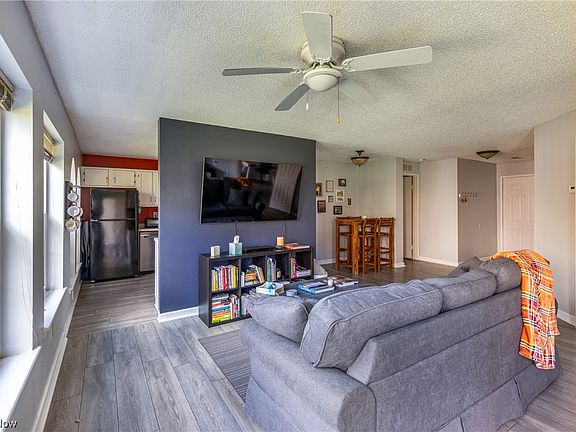 5th image of 200 Fox Hollow Dr APT 103