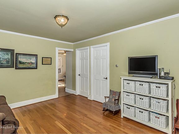 5th image of 553 Lincoln Ave