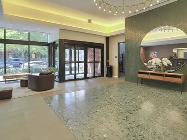 1425 Hudson Street image 3 of 20