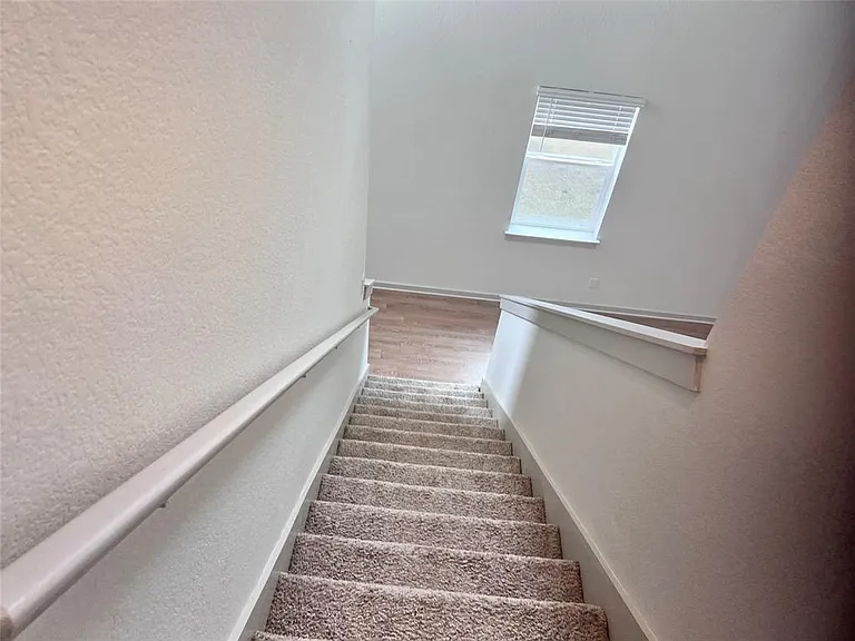 112 New Hampton Way — Photo 6