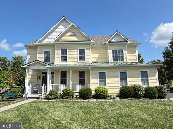 632 Nash St, Herndon, VA 20170