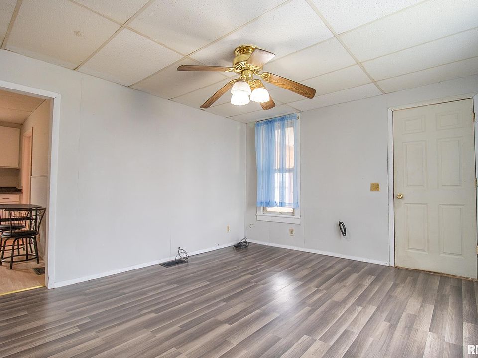 109 E Jackson St, Abingdon, IL 61410 Zillow